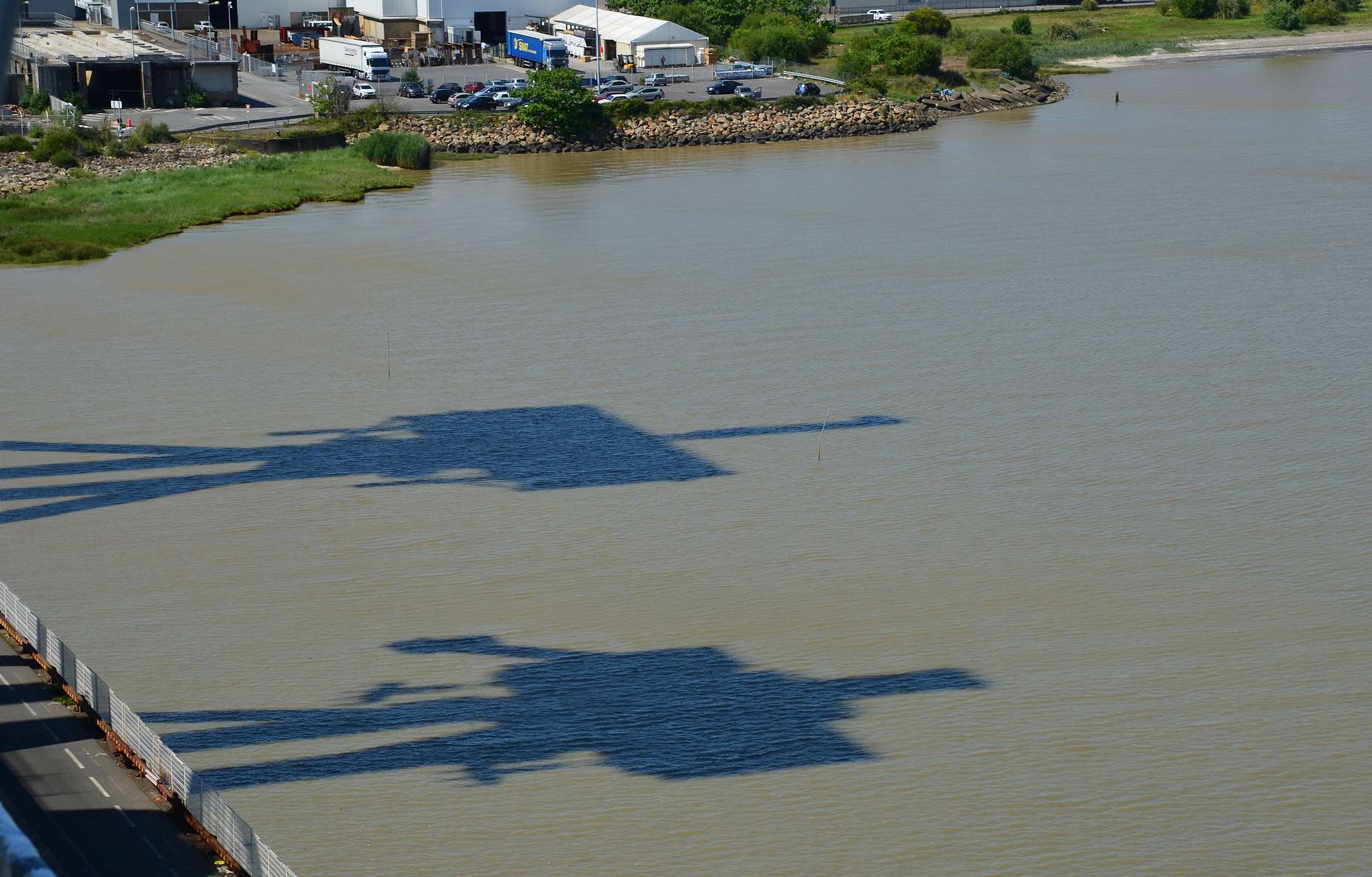 depuis-paquebot-ombres-portiques