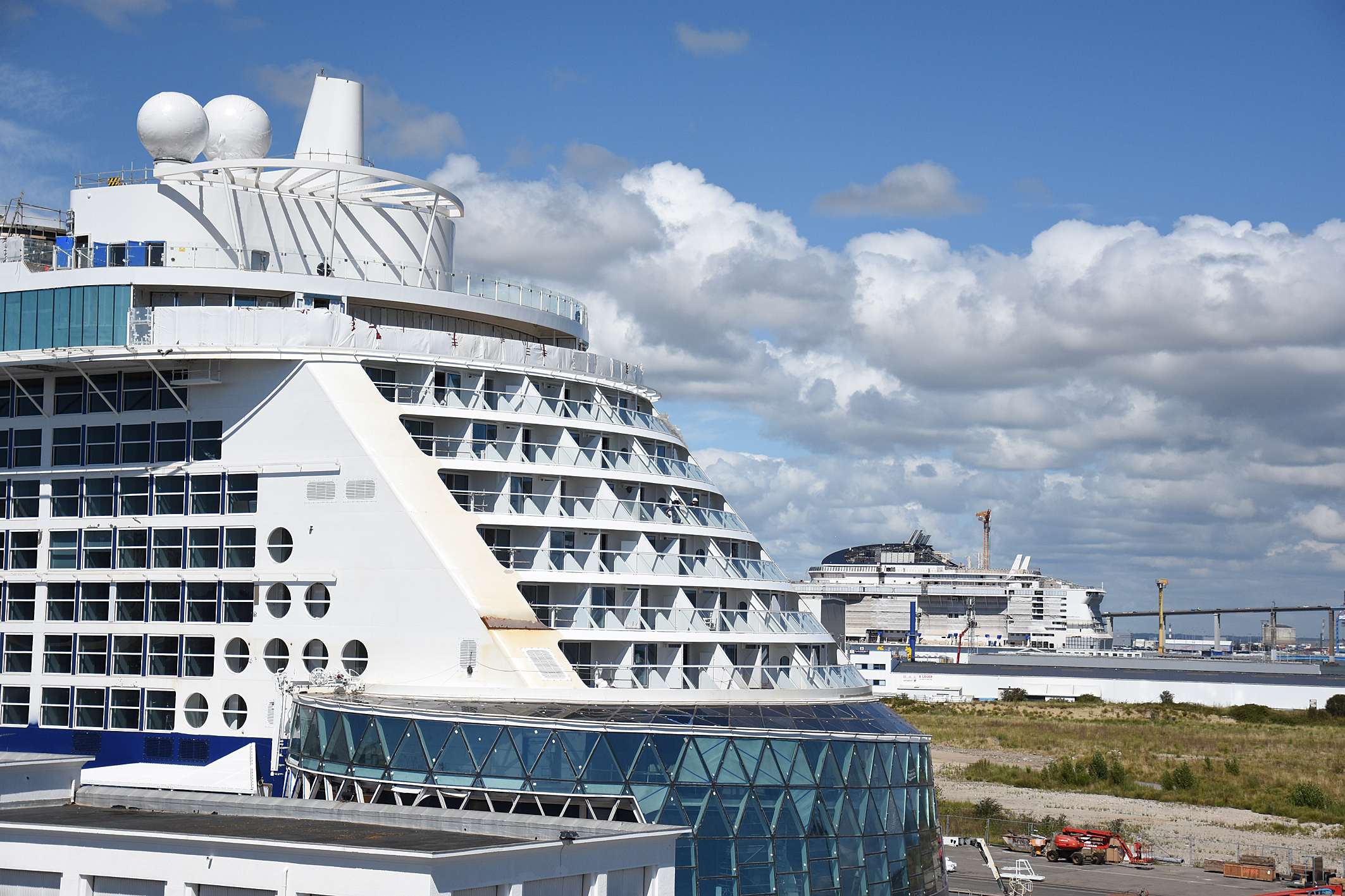 deux-paquebots-depuis-terrasse-pano