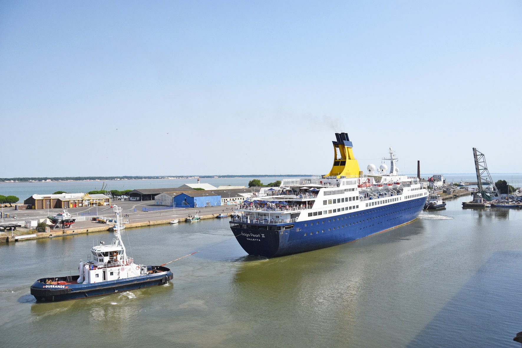 vue-depuis-base-sur-mouvement-paquebot