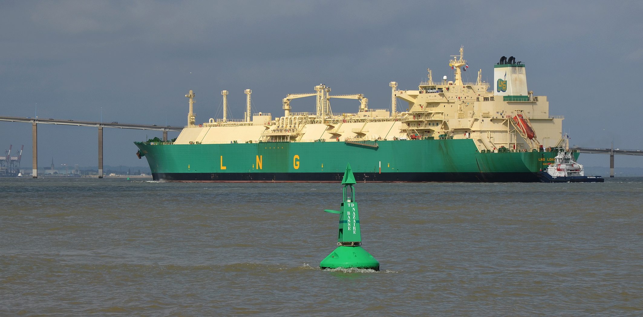 methanier-dans-le-chenal