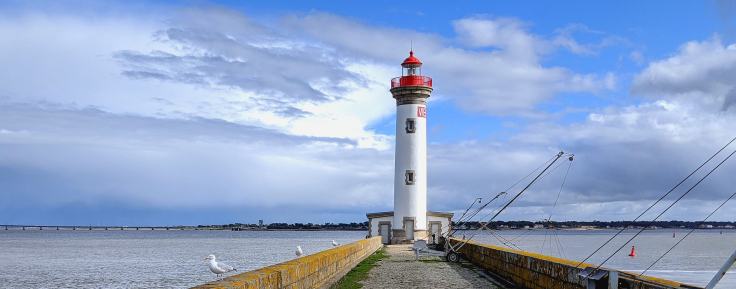 nuages-ciel-bleu-vieux-mole